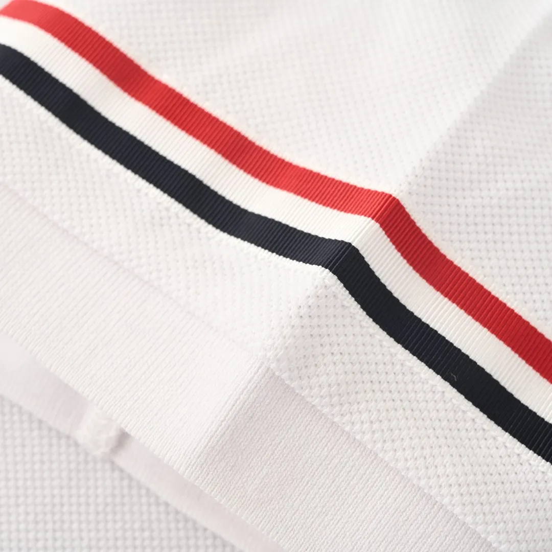 THOM BROWNE TB Polo THOM BROWNE TB 260 POLO 260 Authentic Authentic Factory Quality Same Style + Authentic ：White/Black/Gray Size：1 2 3 4